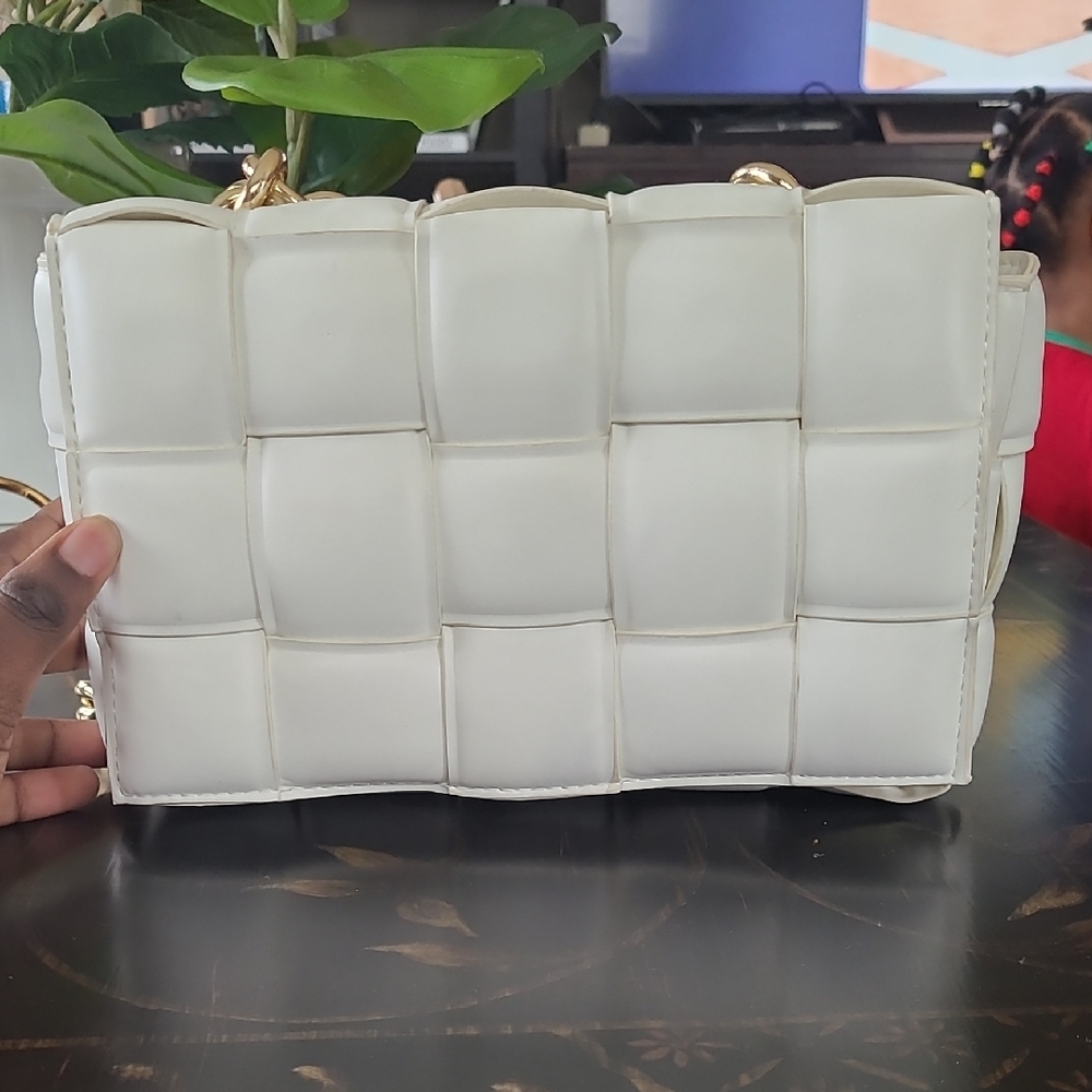 Elegant White Quilted Women's Bag